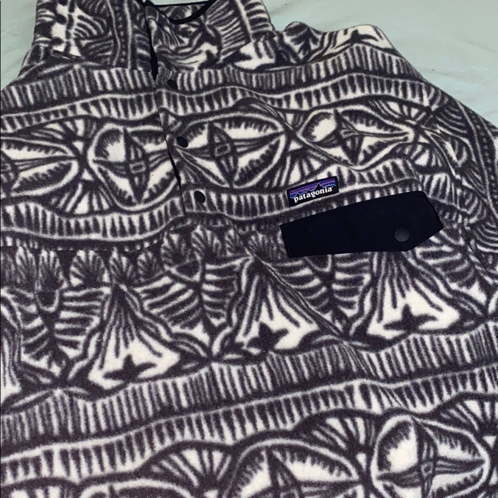 Men’s Patagonia sweater